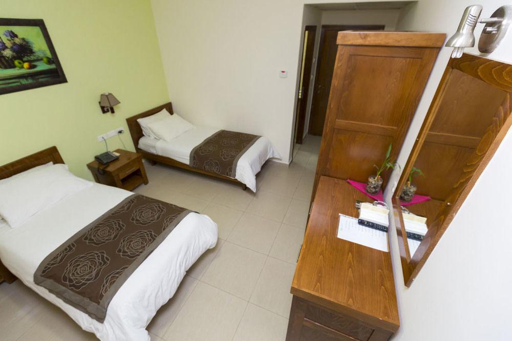 Angel Hotel Вифлеем Экстерьер фото